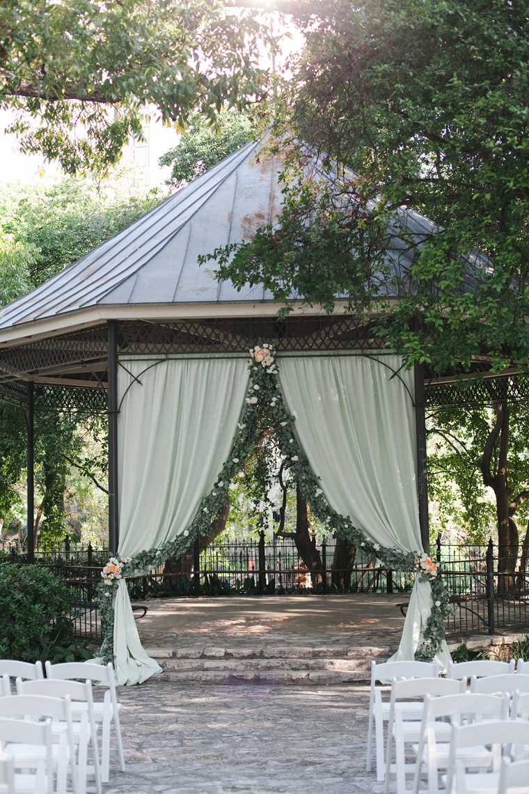 San Antonio School of Craft Fall Wedding // Florals by The Nouveau Romantics // Austin Wedding Planning and Event Design Studio // Austin Wedding Planning and Event Design Studio