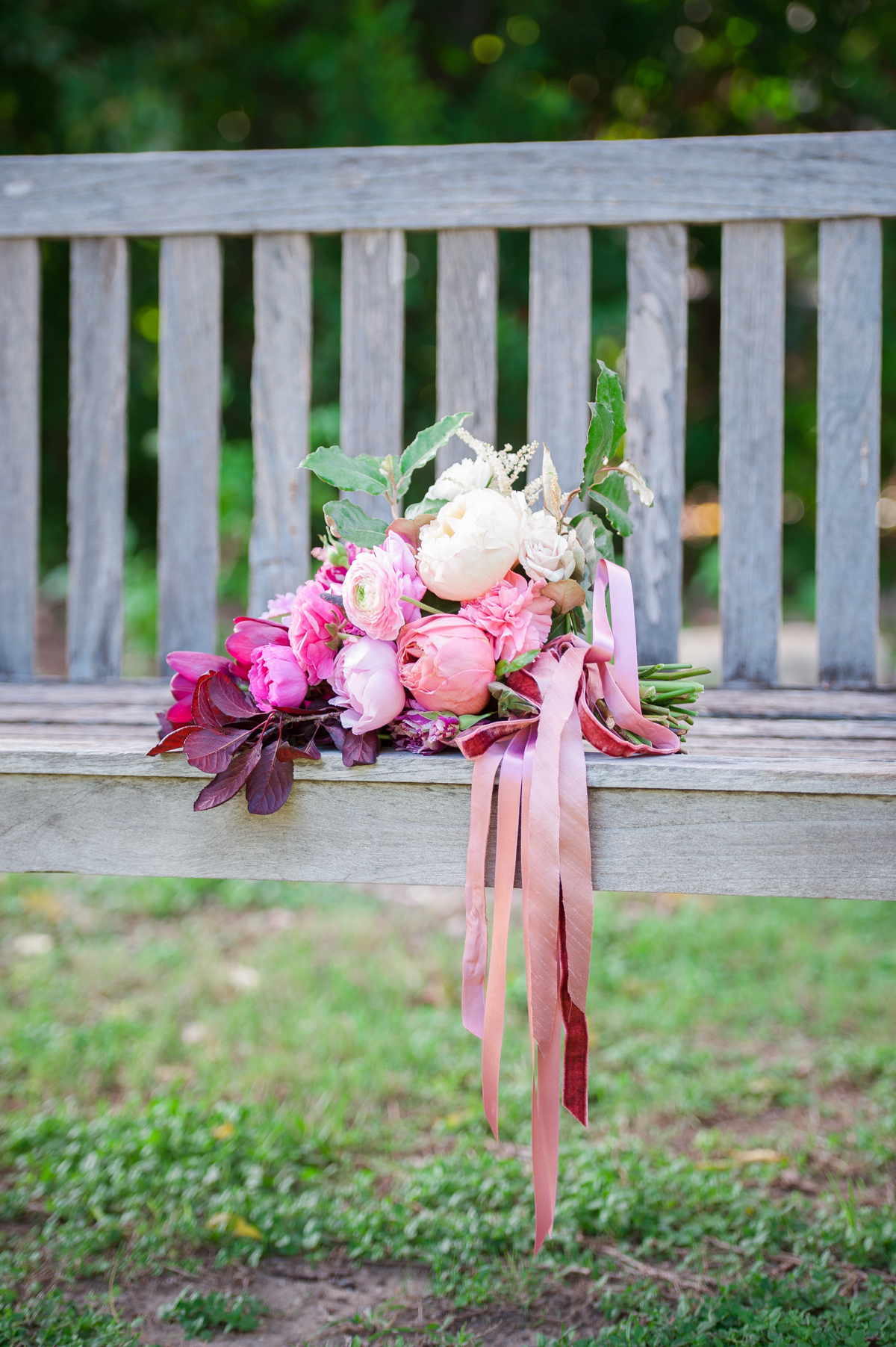 Feminine Fall Wedding at Barr Mansion // Florals by The Nouveau Romantics // Austin Wedding Planning and Event Design Studio